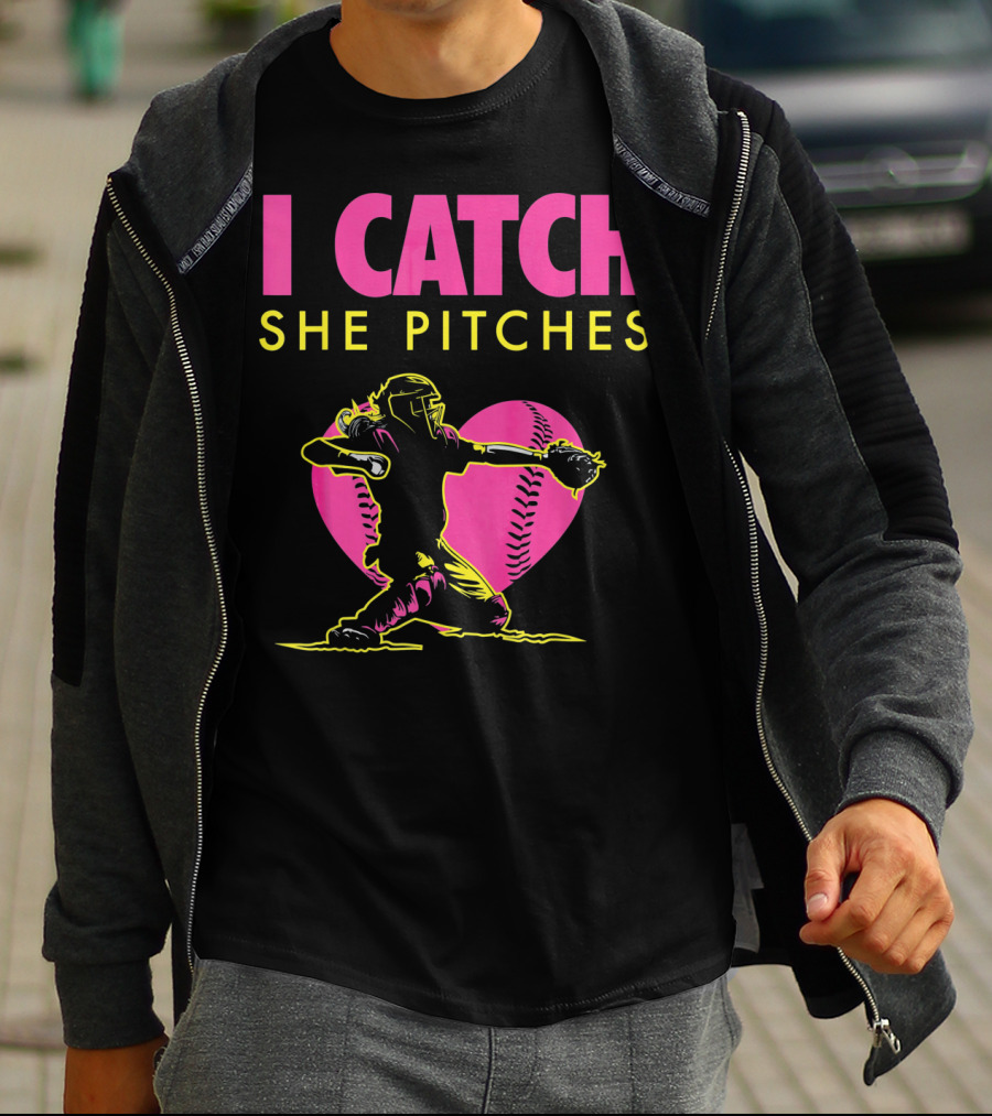 Softball Dad And Mom I Catch She Pitches T-Shirt
