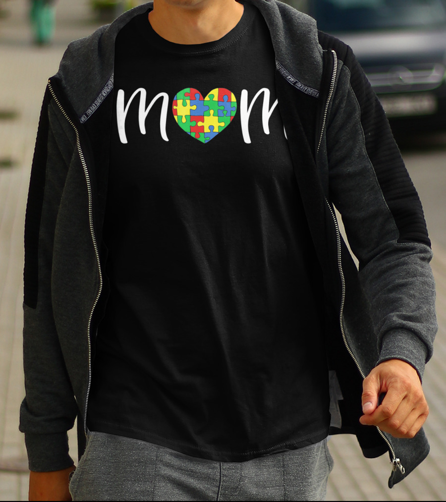 Mom Puzzle Heart Autism Awareness T-Shirt