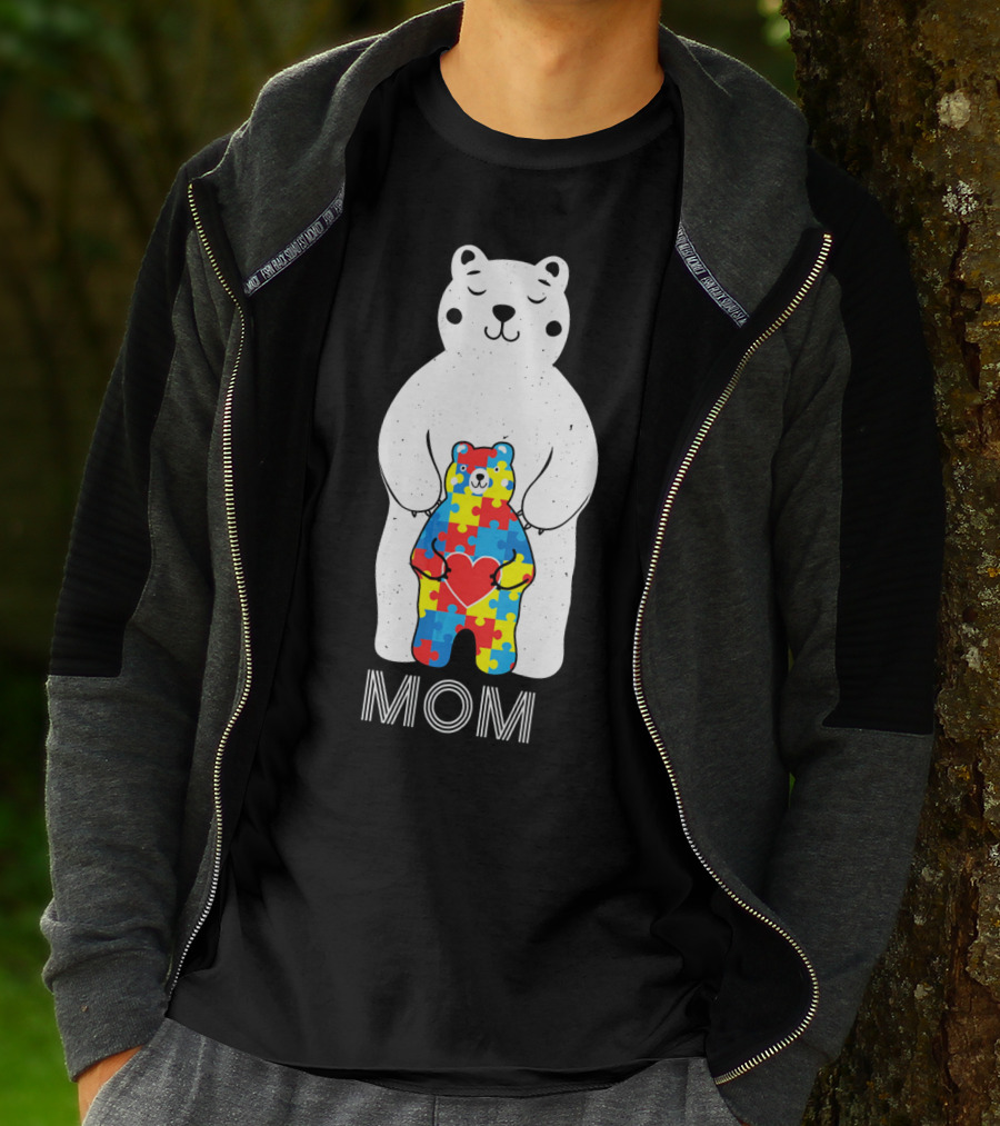 Mom Bear Holding Puzzle Heart Autism Awareness T-Shirt