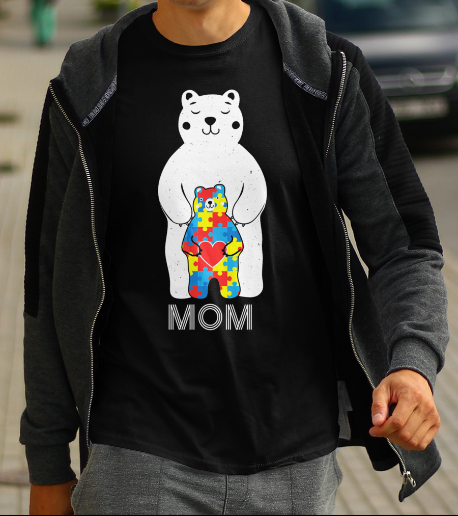 Mom Bear Holding Puzzle Heart Autism Awareness T-Shirt