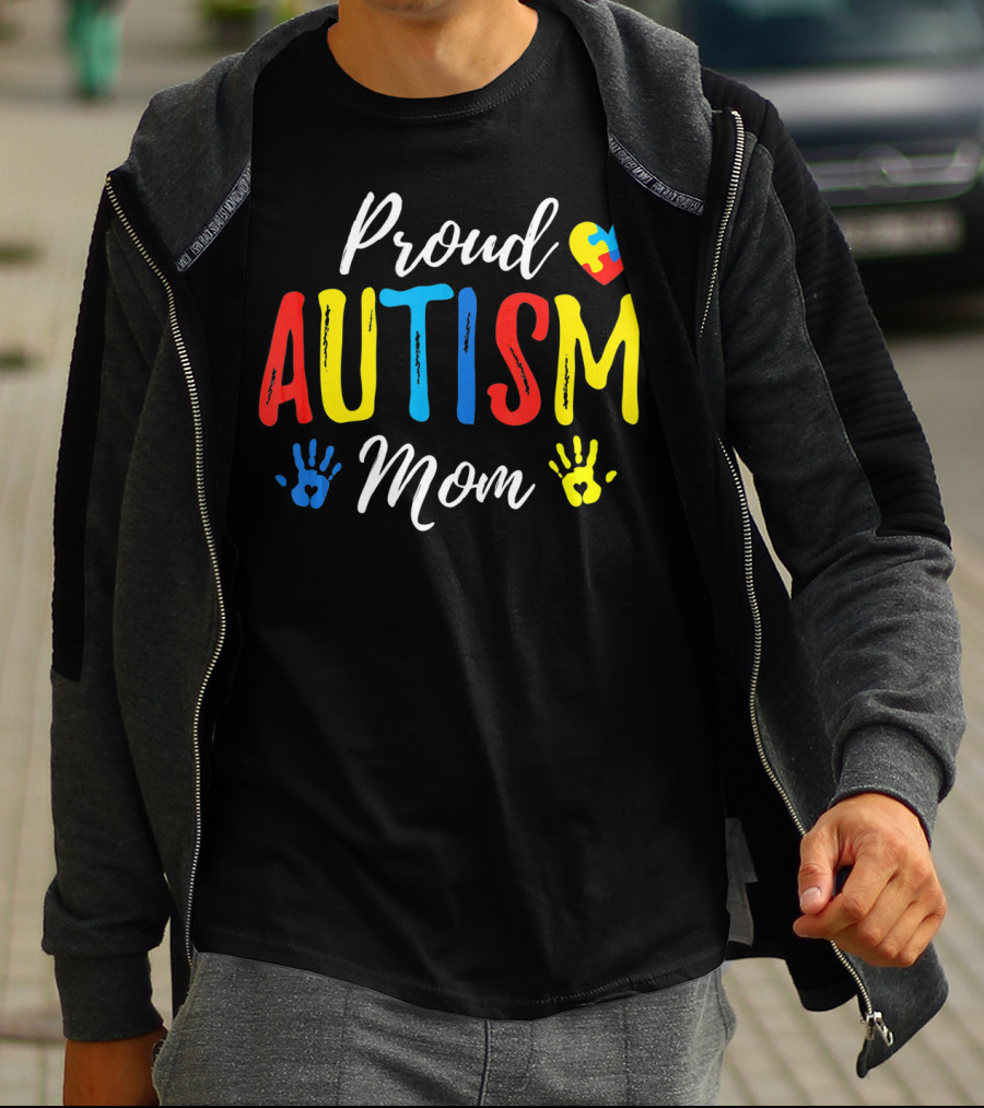 Proud Autism Mom Heart And Handprints T-Shirt