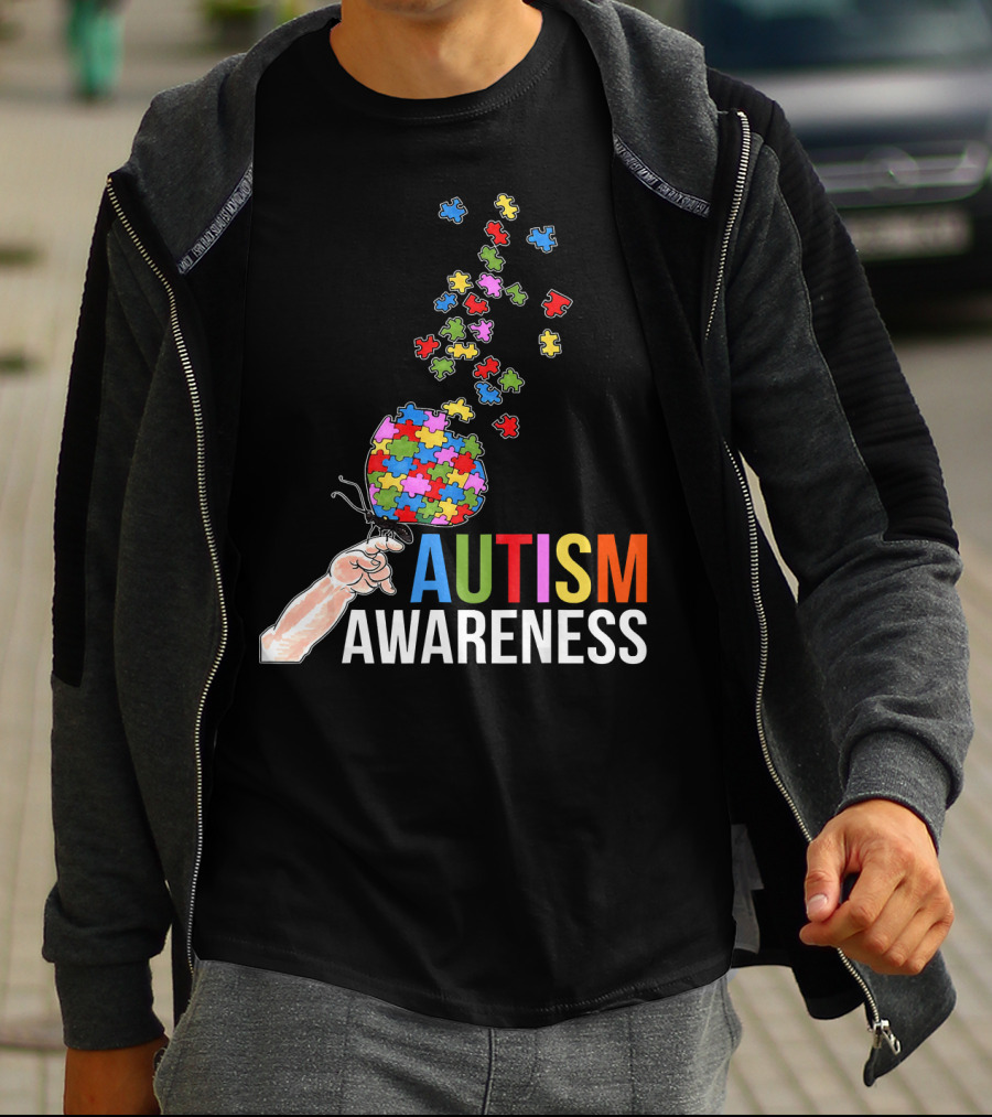 Autism Awareness Butterfly Puzzle Pieces Balloon T-Shirt