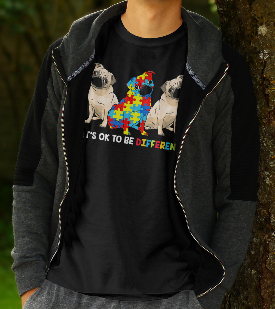 ITS OK TO BE DIFFERENT PUG AUTISM AWARENESS PUZZLE PIECES T-Shirt