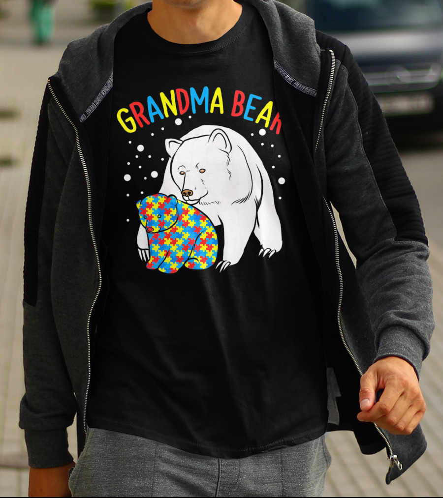 Grandma Bear Autism Puzzle Pattern Hugging Cubs T-Shirt