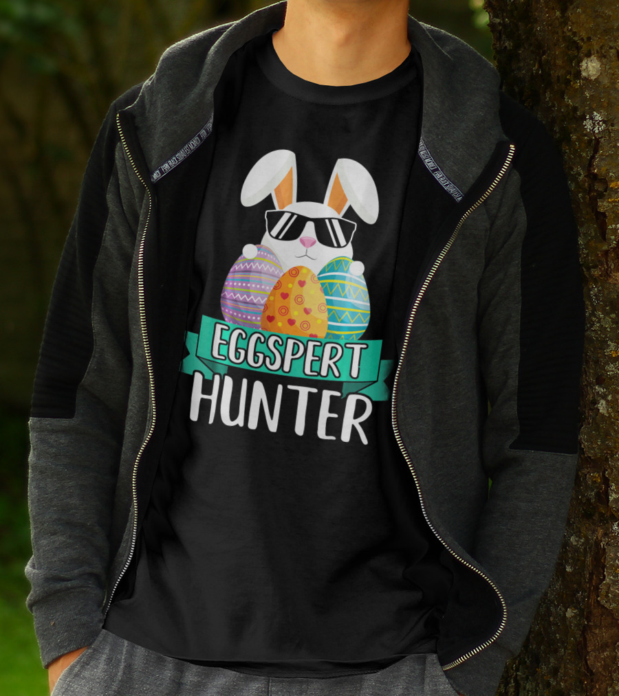 Eggspert Hunter Cool Bunny Easter Day T-Shirt