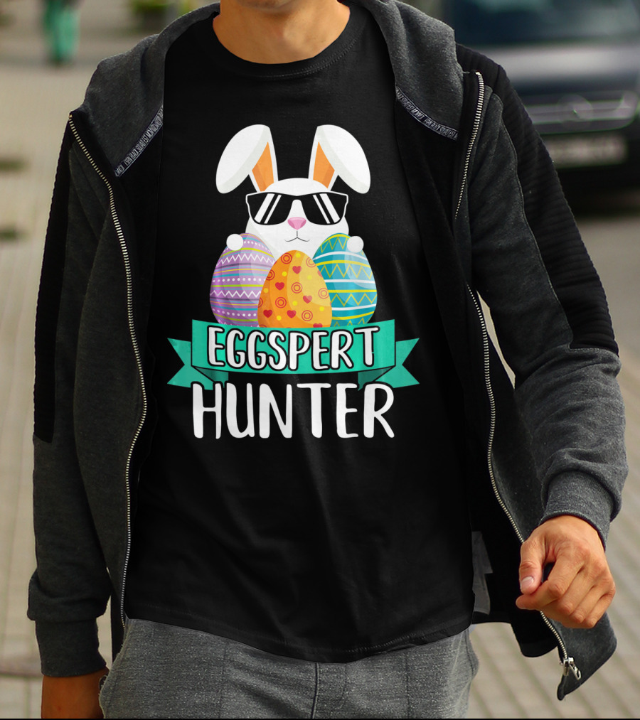 Eggspert Hunter Cool Bunny Easter Day T-Shirt