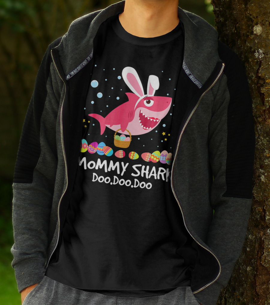 Mommy Shark Doo Doo Doo Bunny Ears With Easter Egg Basket T-Shirt