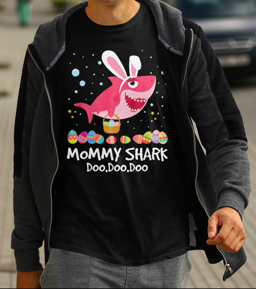 Mommy Shark Doo Doo Doo Bunny Ears With Easter Egg Basket T-Shirt