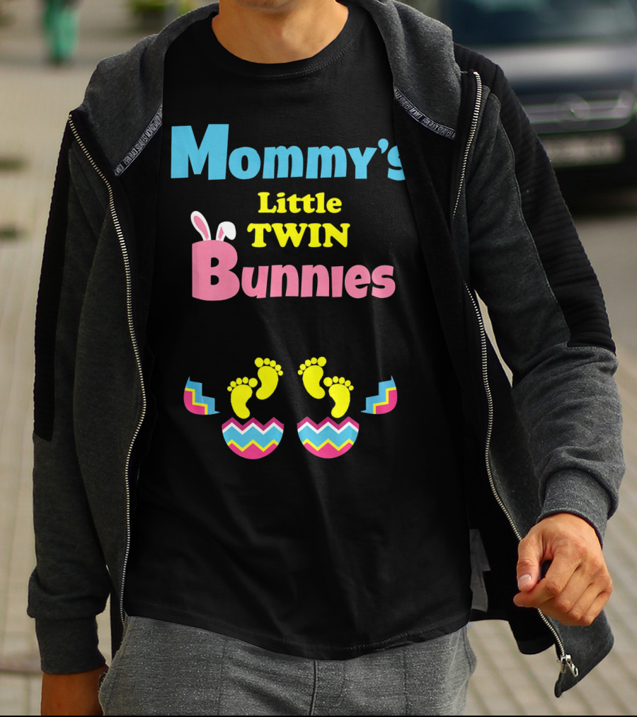 Mommy's Little Twin Bunnies Easter Expecting Mom Twins Pregnancy Ann T-Shirt