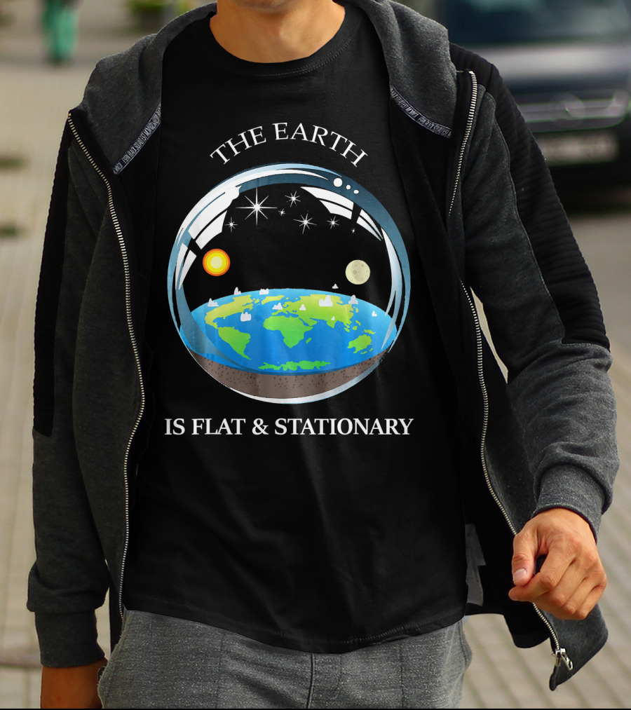 THE EARTH IS FLAT AND STATIONARY WITH SUN MOON AND STARS T-Shirt