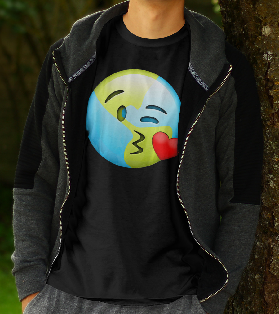 Cute Earth Day Kiss Emoji Lips Kids Emoticon T-Shirt