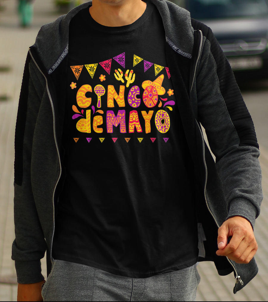 Cinco De Mayo Fiesta Celebration With Cactus And Sombrero T-Shirt