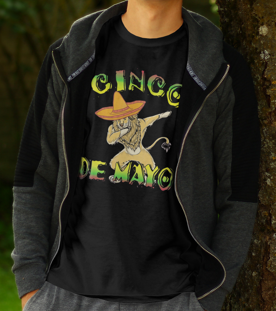 Cinco De Mayo King Of The Jungle Dabbing Lion With Sombrero T-Shirt