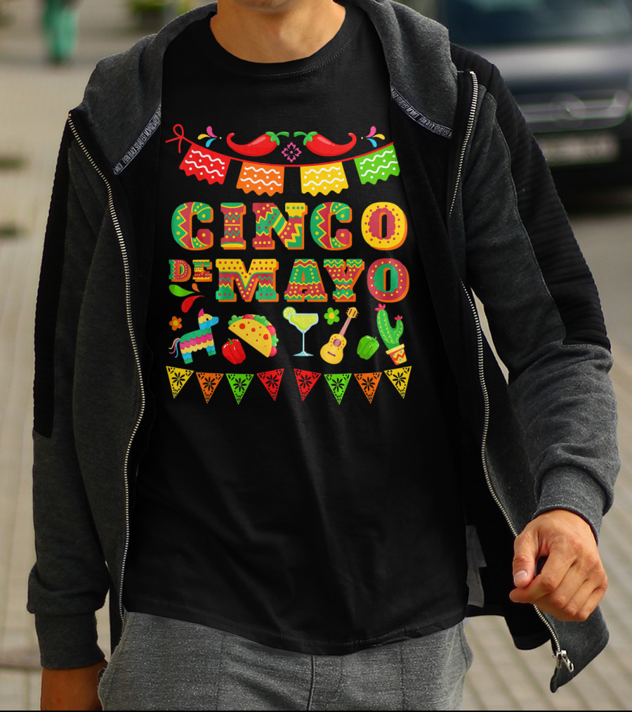 Cinco De Mayo Festividad Del Cinco Sombreros Banderas Chiles Margarita Tacos Cactus Guitarra Piñata T-Shirt
