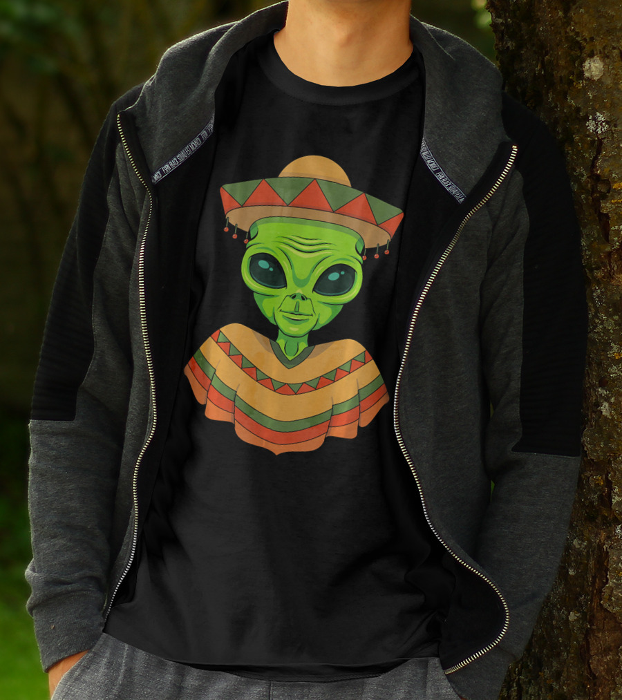 Cinco De Mayo Green Alien Wearing Sombrero And Poncho T-Shirt