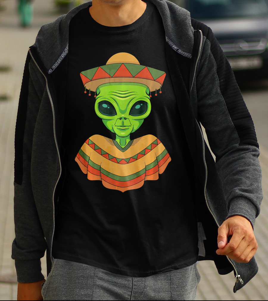 Cinco De Mayo Green Alien Wearing Sombrero And Poncho T-Shirt