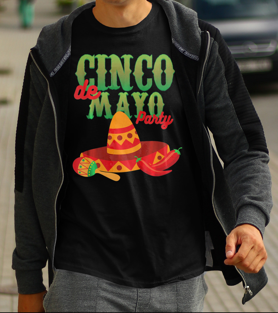 Cinco De Mayo Party Sombrero Maracas Peppers T-Shirt