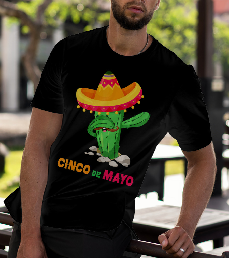 Cinco De Mayo Dabbing Cactus Sombrero T-Shirt