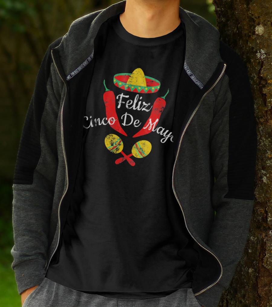 Feliz Cinco De Mayo Sombrero Maracas Peppers Fiesta T-Shirt