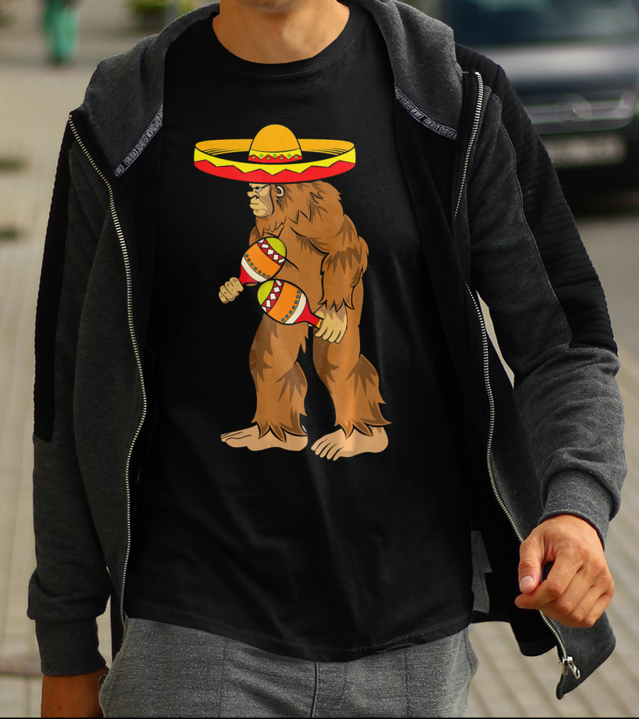Bigfoot Sombrero Maracas Cinco De Mayo T-Shirt