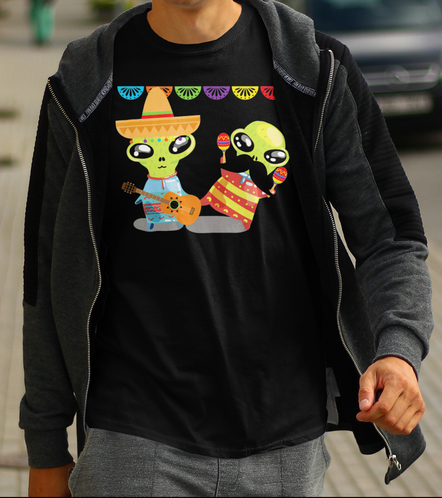 Mexican Fiesta Alien Sombrero Guitar Maracas Cinco De Mayo T-Shirt