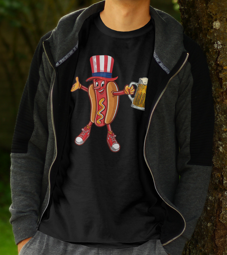 Funny Hot Dog Wearing US Flag Hat Holding Beer Mug T-Shirt