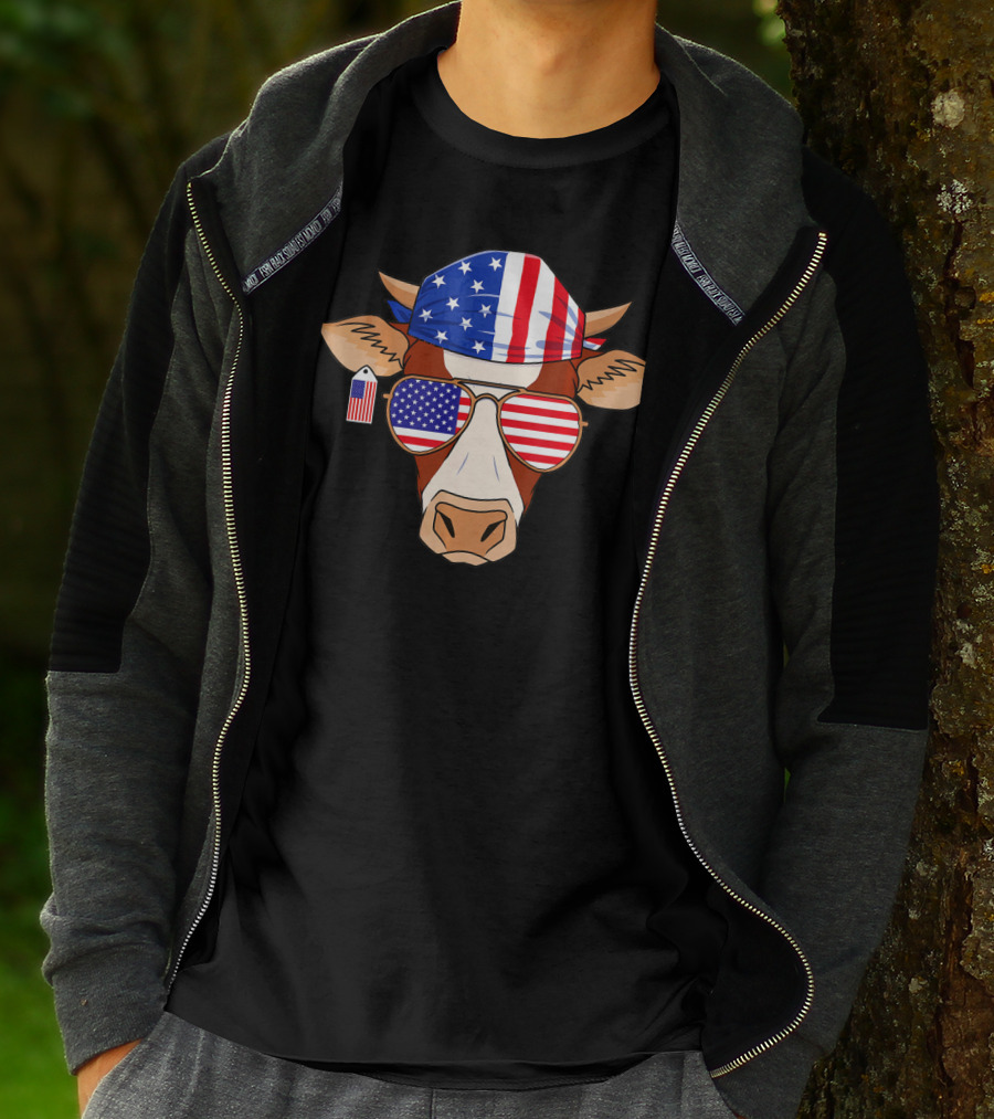 Cow Wearing American Flag Bandana And Sunglasses Fourth Of July Patriotic American T-Shirt