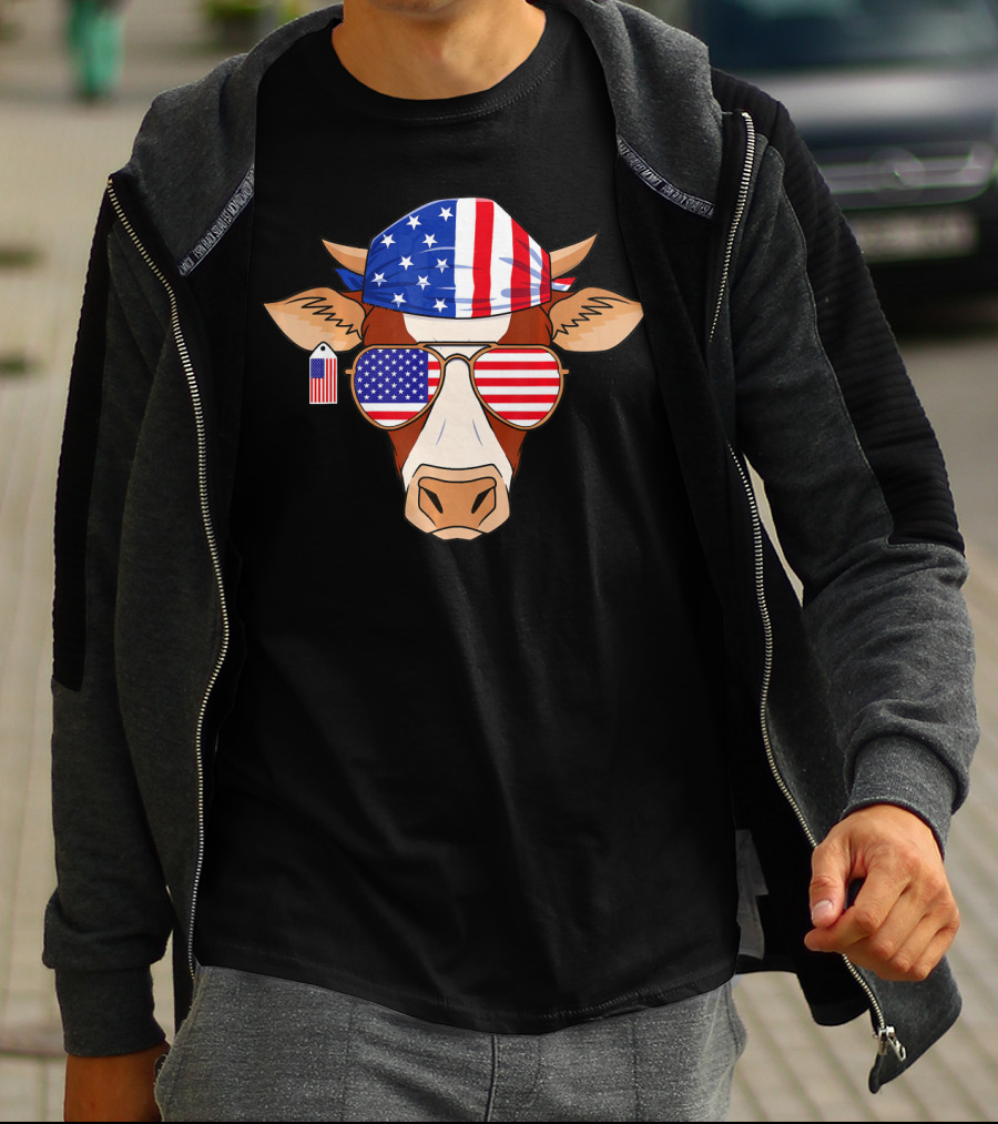 Cow Wearing American Flag Bandana And Sunglasses Fourth Of July Patriotic American T-Shirt