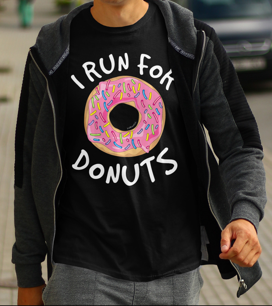 I Run For Donuts Funny Donut Illustration With Sprinkles T-Shirt