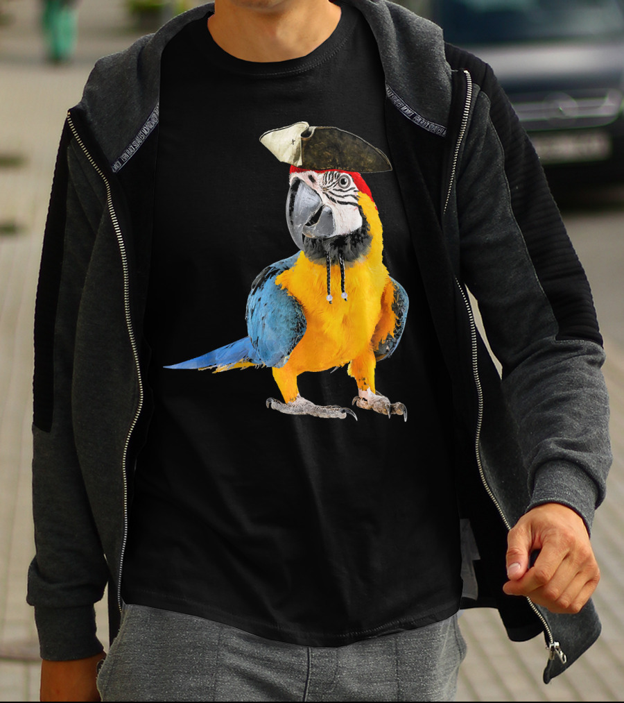 Parrot Of The Caribbean Bird Pirate Hall Macaw With Tricorn Hat T-Shirt