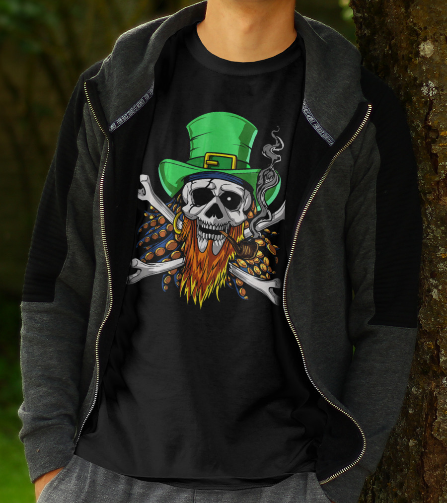 Leprechaun Pirate Skull St Patricks Crossbones Hat Pipe Beads T-Shirt