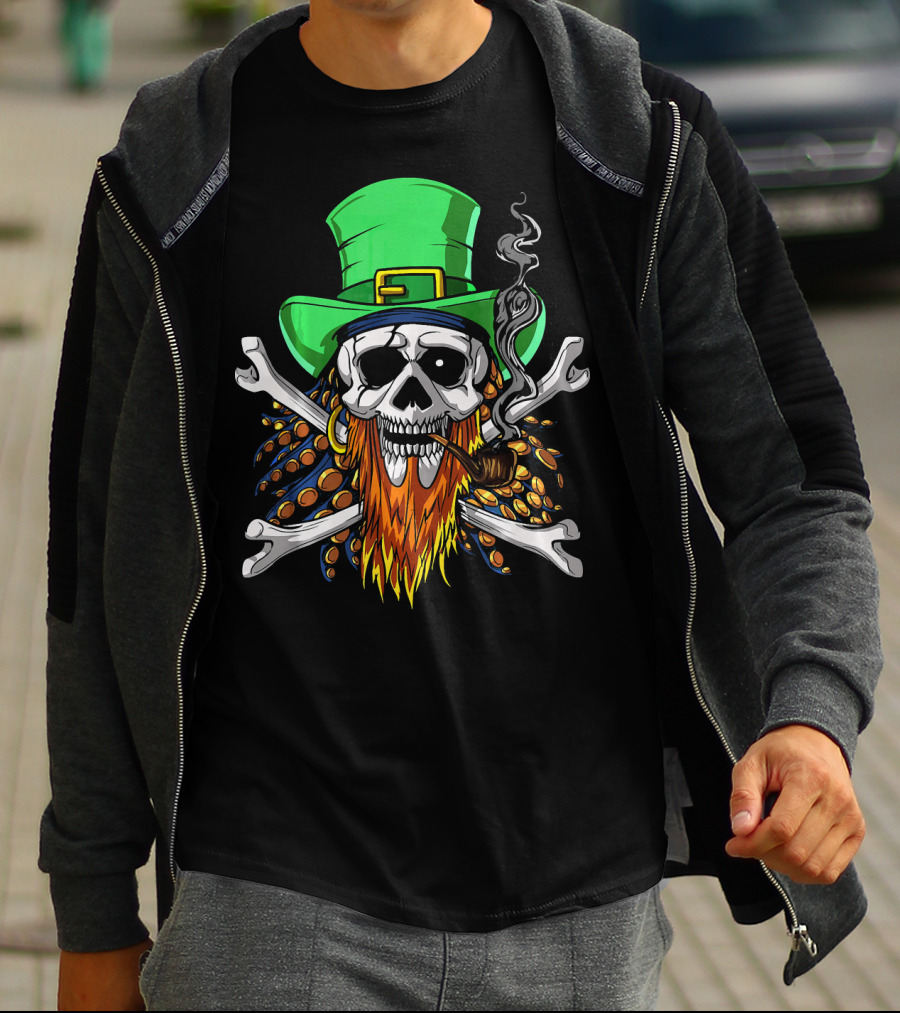 Leprechaun Pirate Skull St Patricks Crossbones Hat Pipe Beads T-Shirt
