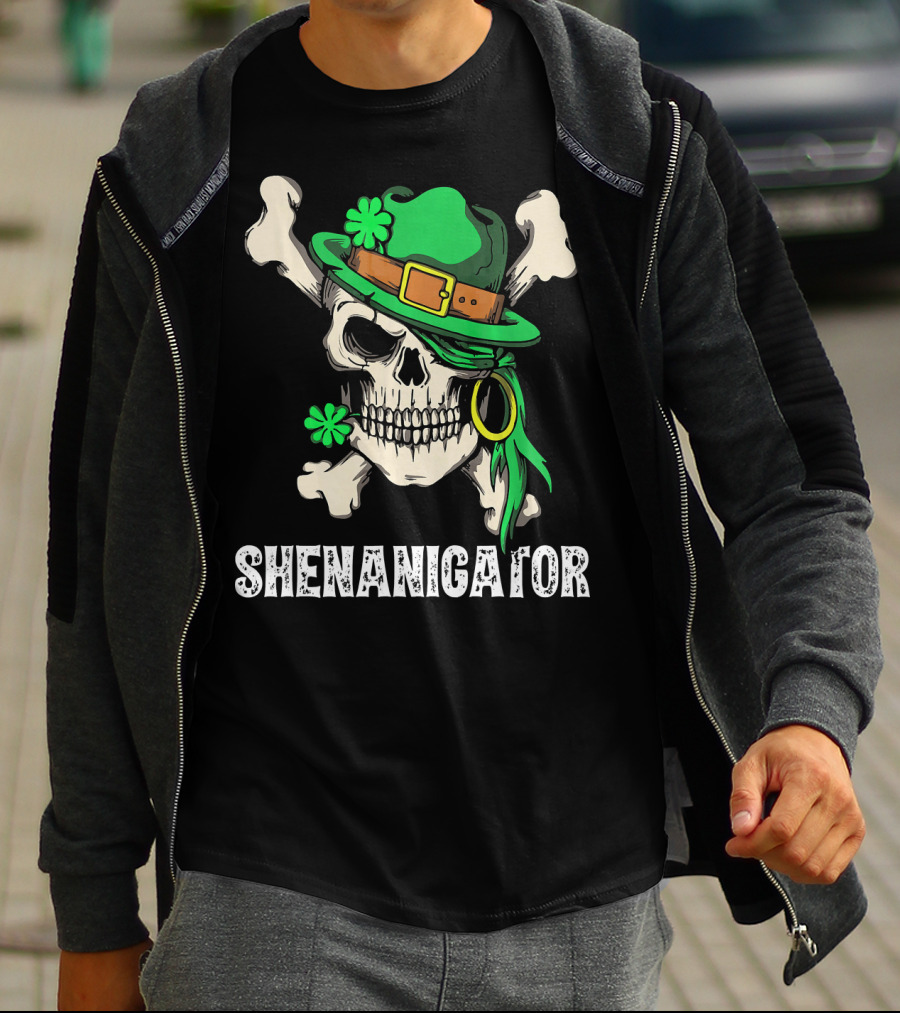 Shenanigator Skull With Irish Hat And Shamrocks For St Patrick's Day T-Shirt