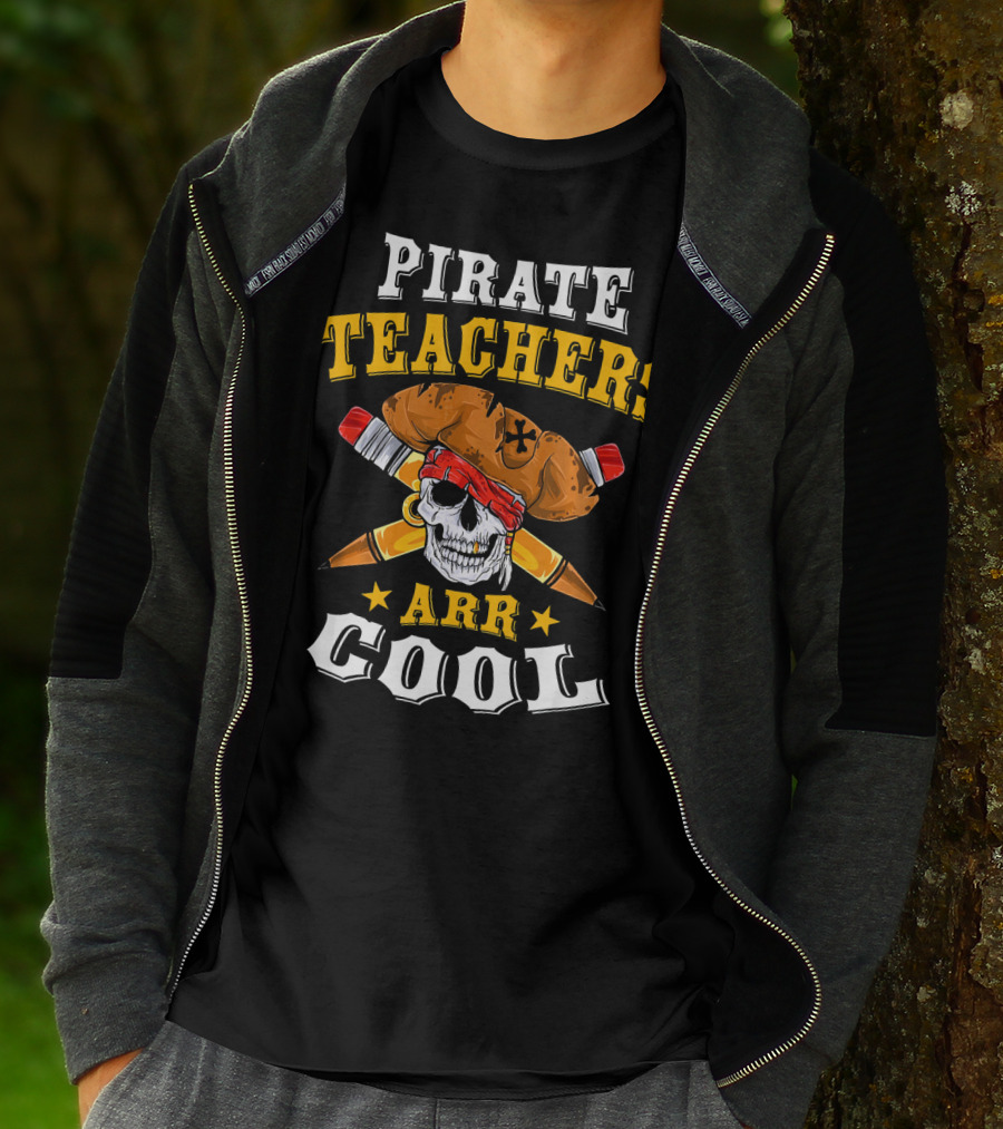 Pirate Teachers ARR Cool Skull Halloween T-Shirt