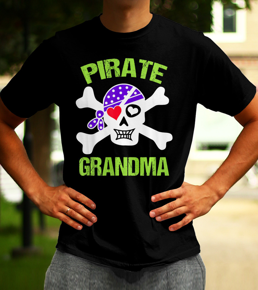 Pirate Grandma Skull With Bandana And Heart Eye T-Shirt