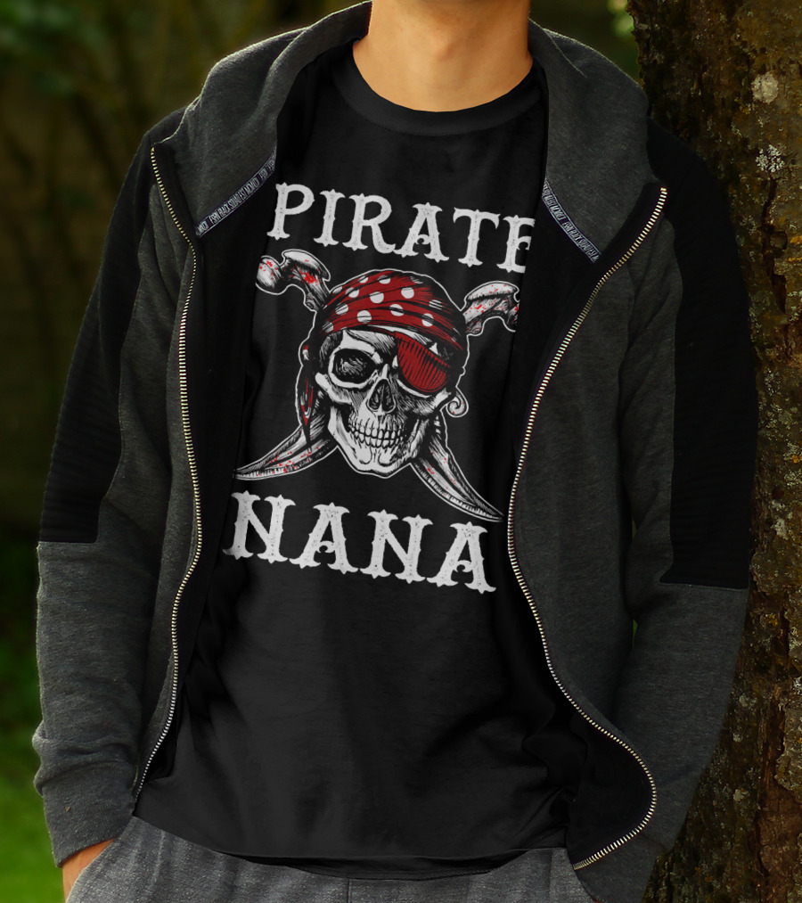 Pirate Nana Halloween Skull Red Bandana Eyepatch T-Shirt