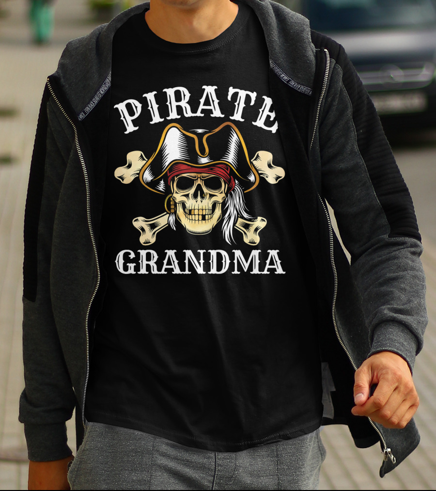 Pirate Grandma Skull And Crossbones T-Shirt