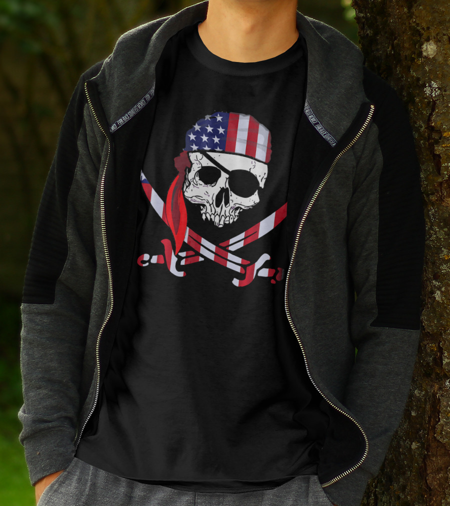 Cool Skull American Flag Pirate Patriotic T-Shirt