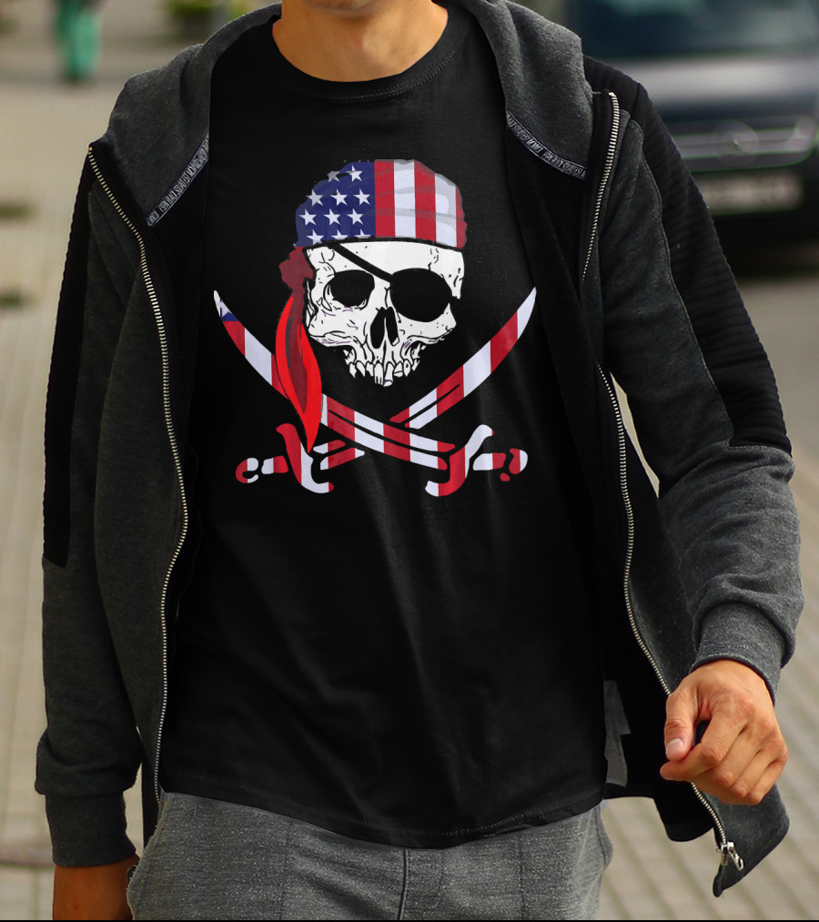 Cool Skull American Flag Pirate Patriotic T-Shirt