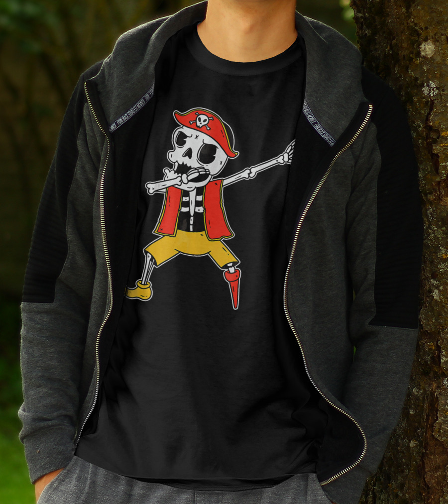 Dabbing Skeleton Pirate Skull And Crossbones Hat T-Shirt