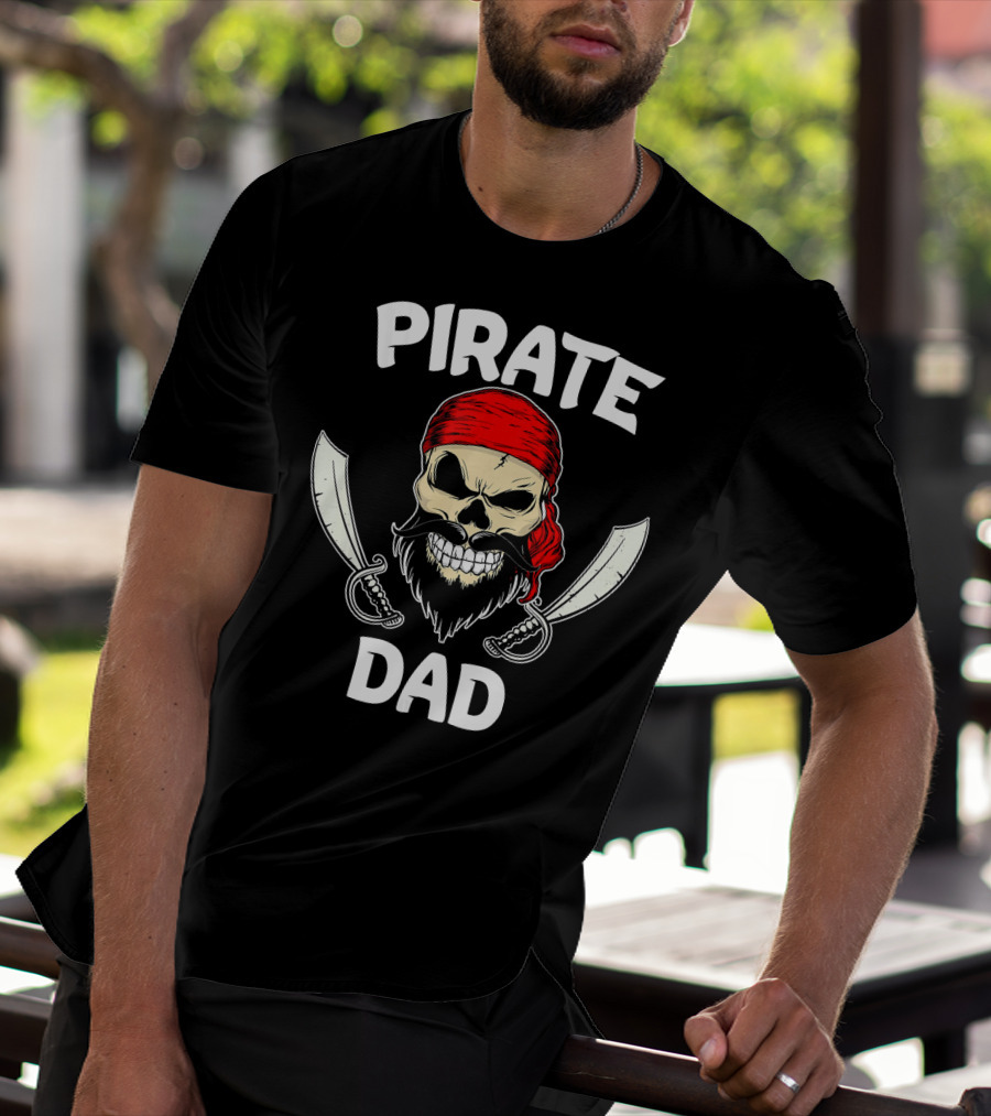 Pirate Dad Skull With Beard And Crossed Swords Halloween T-Shirt