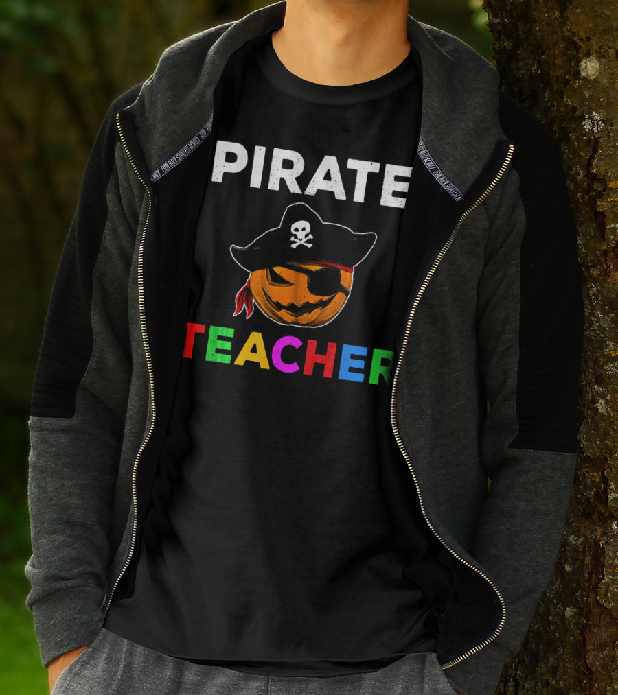 Pirate Teacher Halloween Pumpkin Skull Party T-Shirt