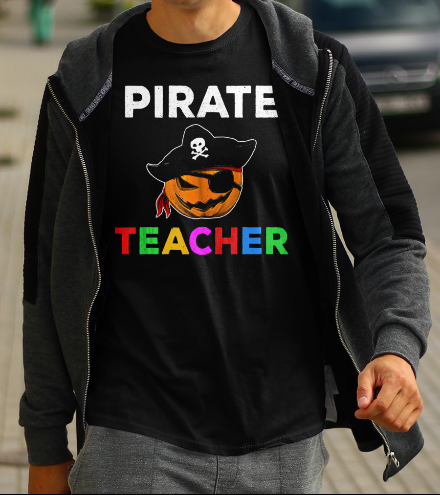 Pirate Teacher Halloween Pumpkin Skull Party T-Shirt