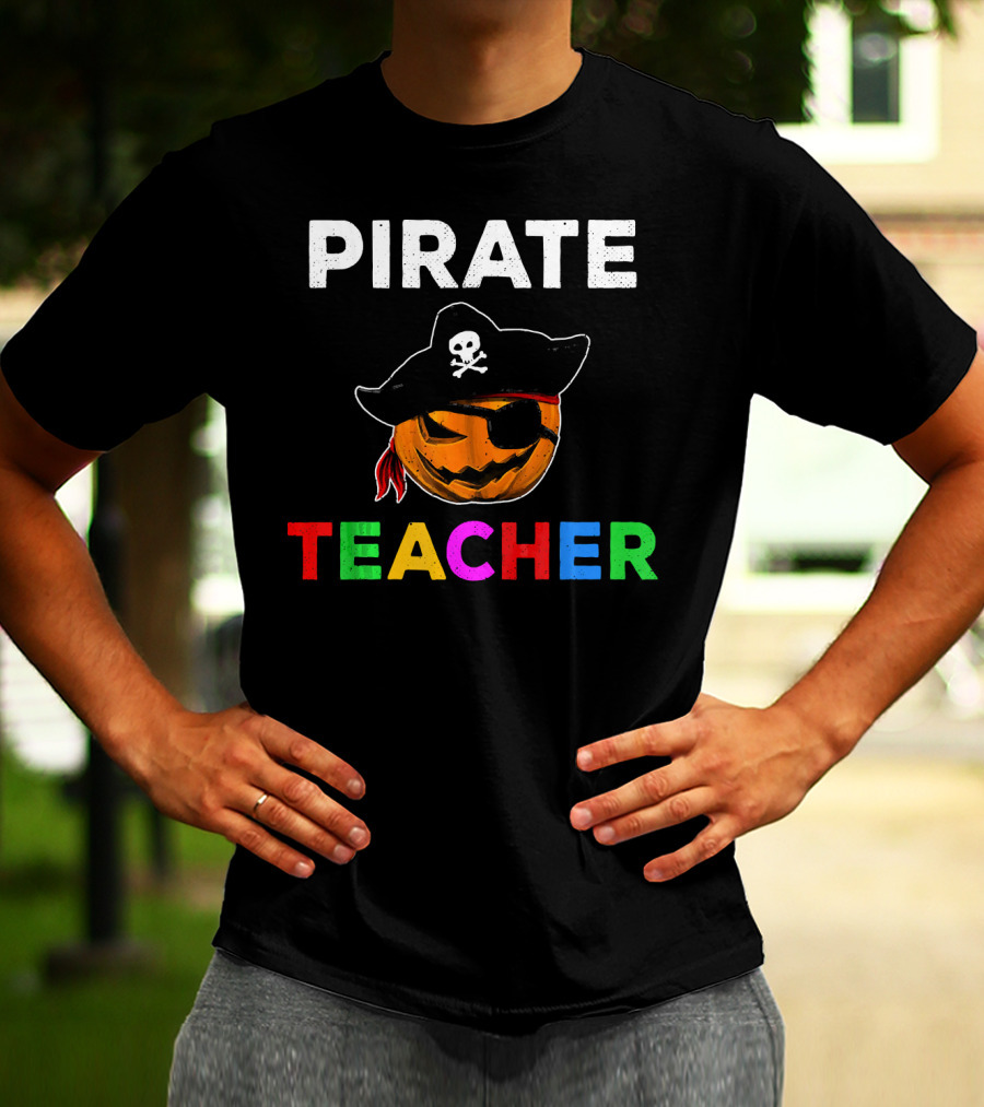 Pirate Teacher Halloween Pumpkin Skull Party T-Shirt