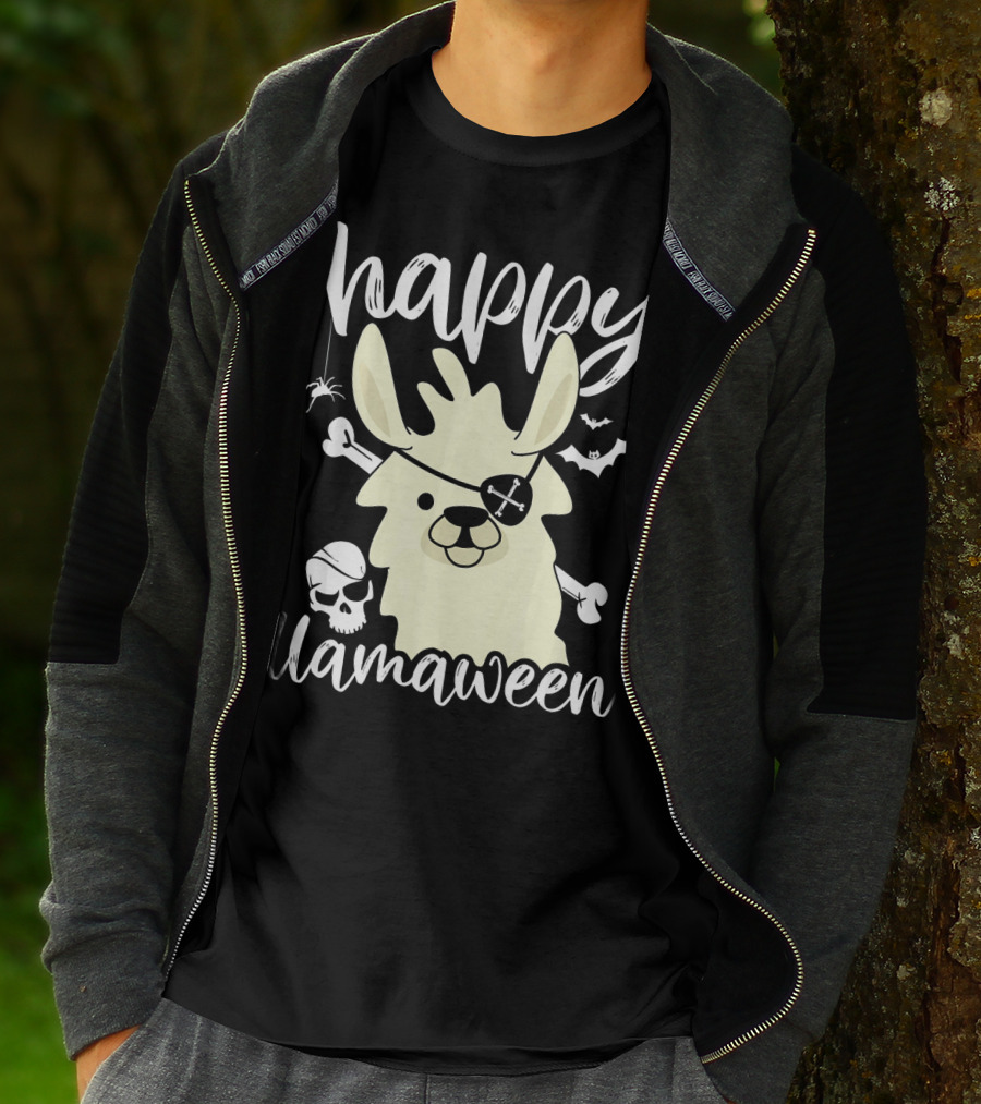 Happy Llamaween Llama Pirate Bats Skull T-Shirt