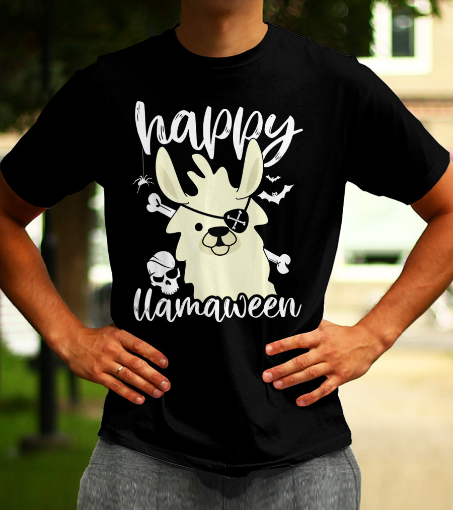 Happy Llamaween Llama Pirate Bats Skull T-Shirt