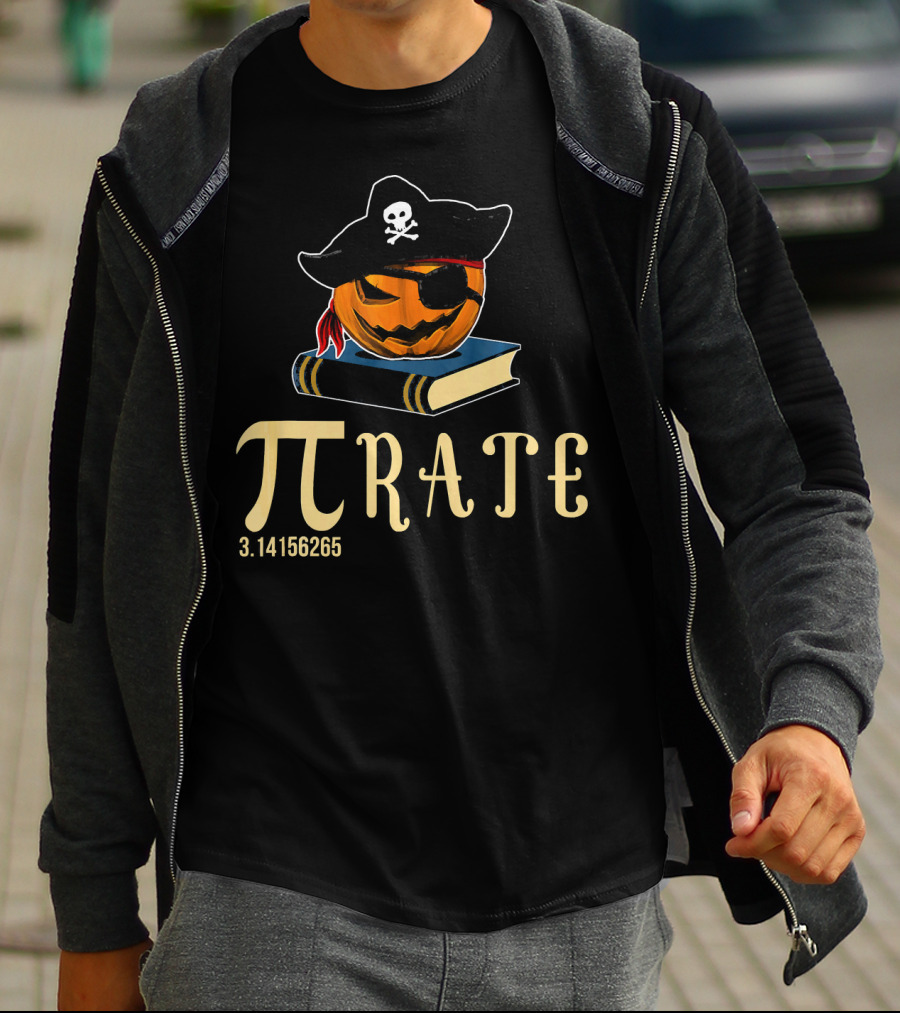 Pi Rate 3.14156265 Pirate Math Teacher Funny Pumpkin Halloween T-Shirt