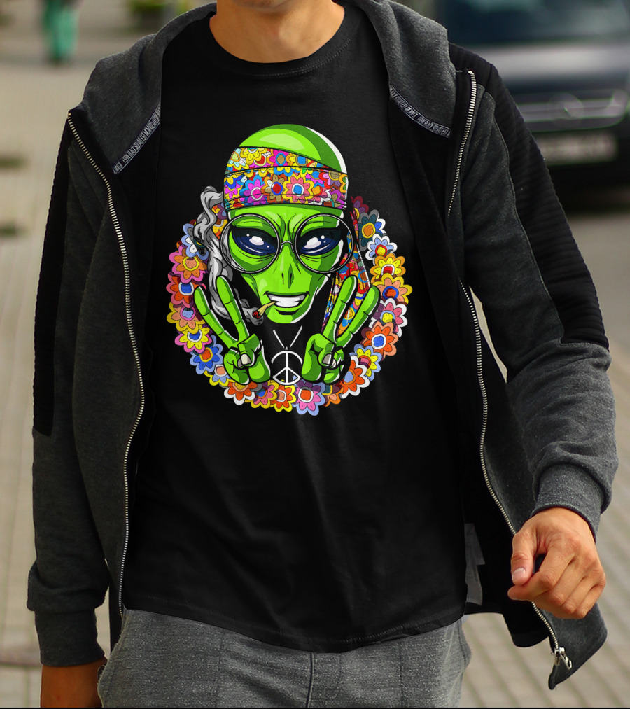 Hippie Alien Peace Sign Psychedelic Flowers Smoking Groovy T-Shirt