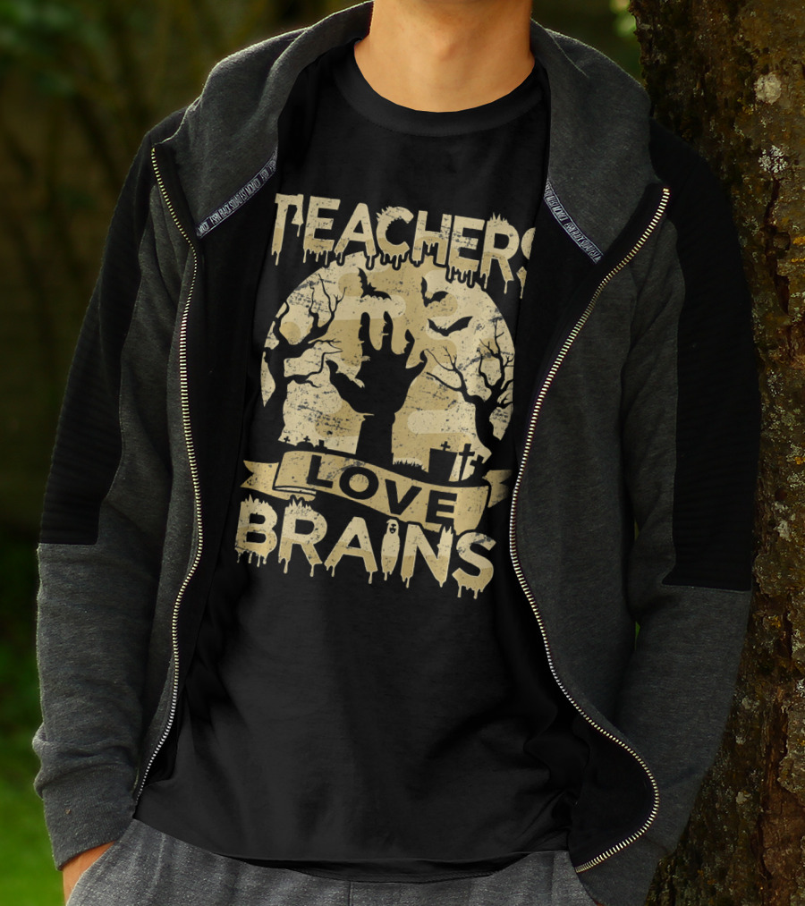 Teachers Love Brains Halloween Zombie Graveyard T-Shirt