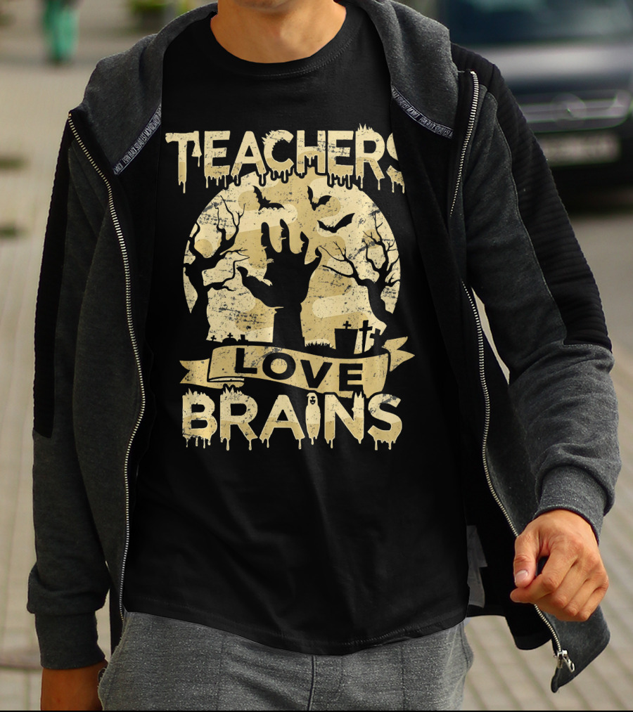 Teachers Love Brains Halloween Zombie Graveyard T-Shirt